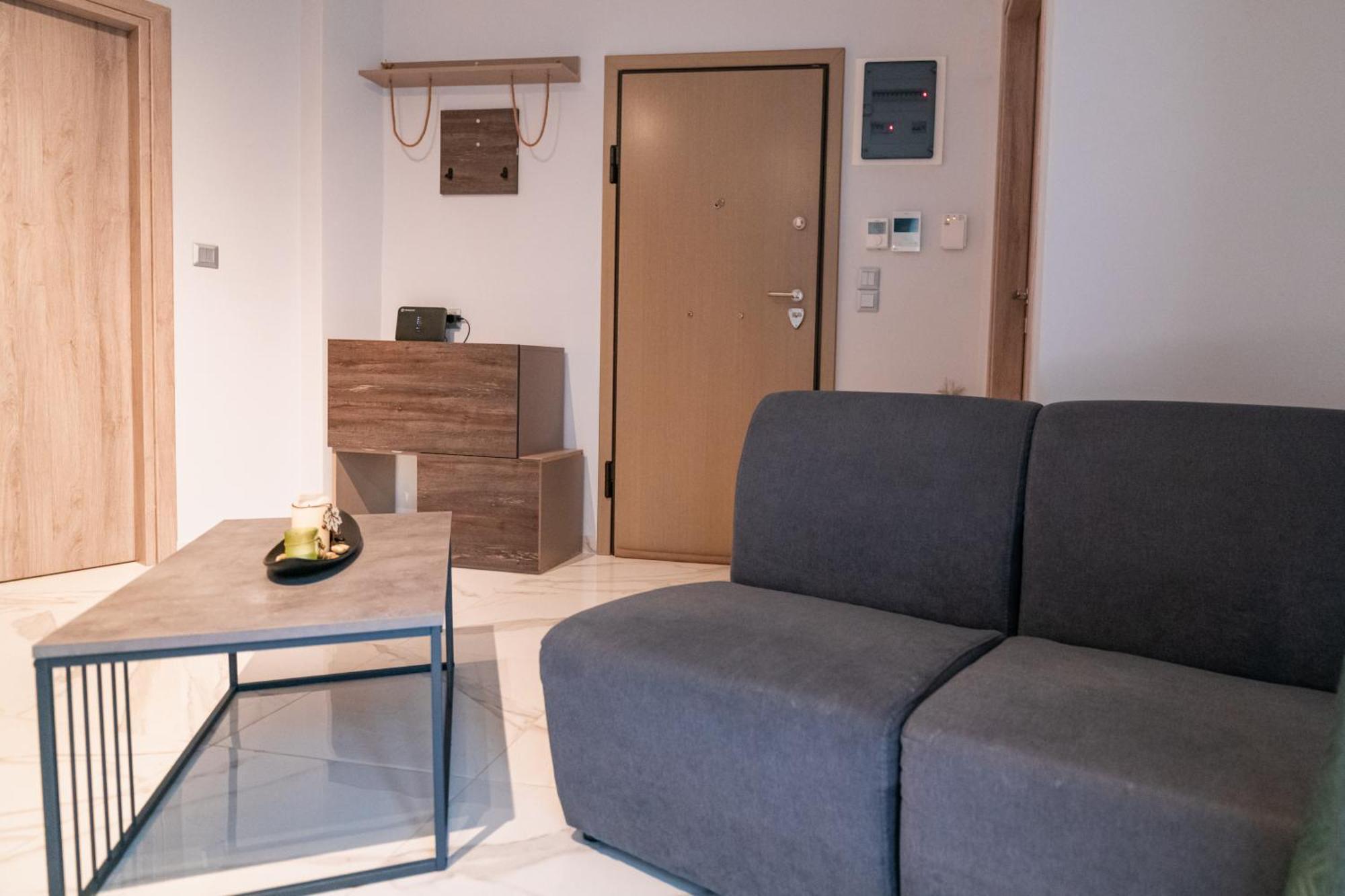 Lux Modern Apt: Renovated Retreat Near Eden Beach Athens Exterior photo