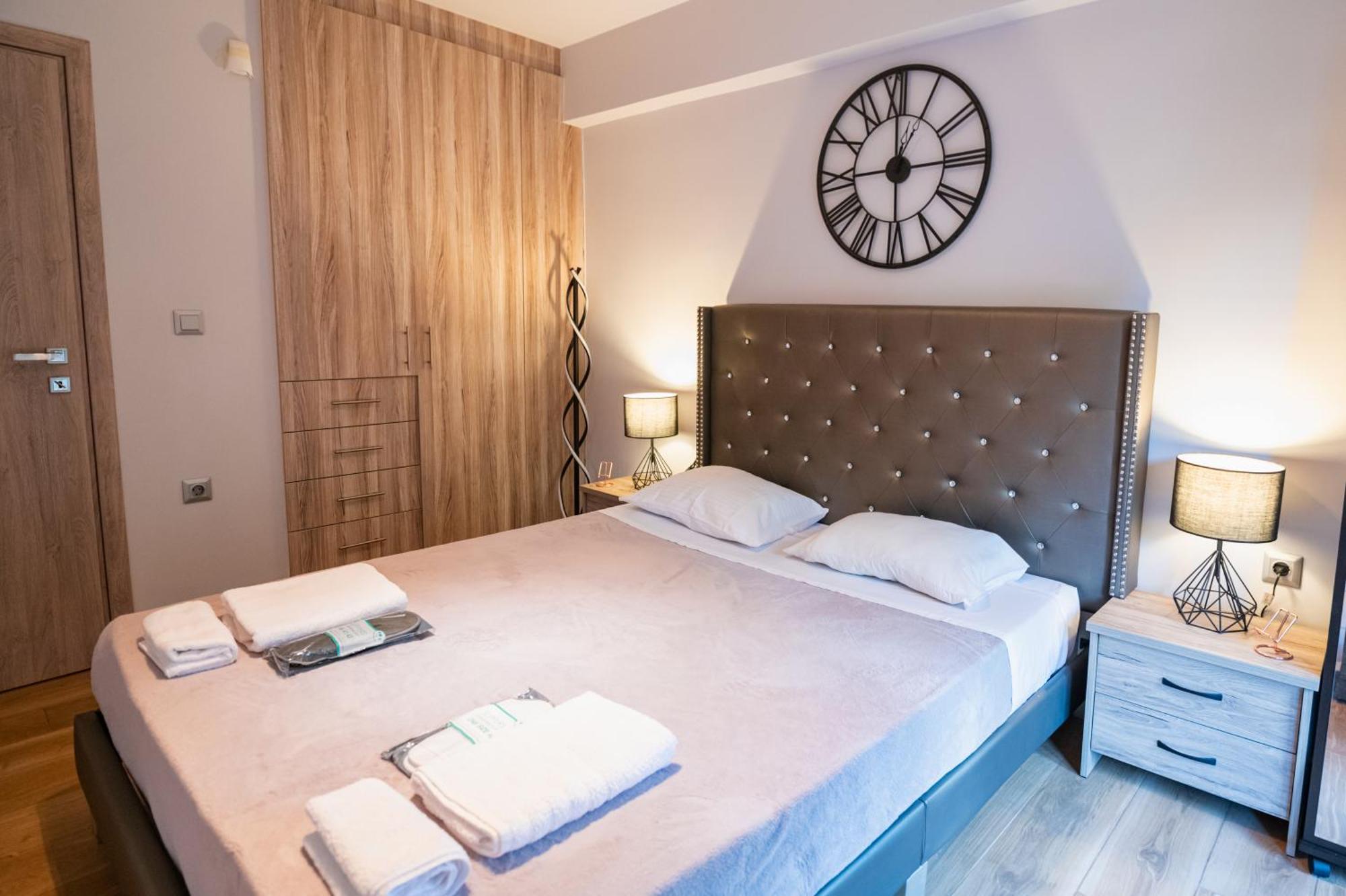 Lux Modern Apt: Renovated Retreat Near Eden Beach Athens Exterior photo